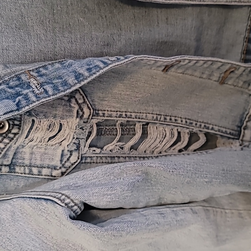 Chiqle Distressed Denim Jacket - Picture 5 of 9